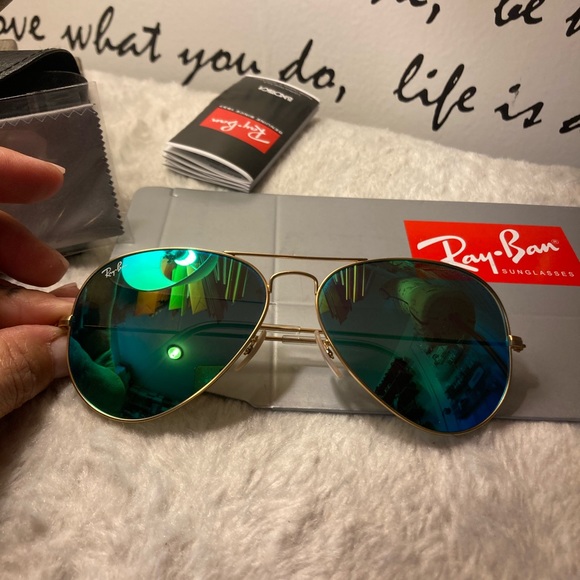 💯% Authentic Ray-Ban Mirrored Aviator Green Sunglasses with case